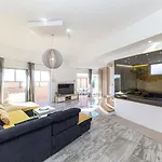 Apartamento 2 Bedroom Lovely In Okrug Gornji Trogir