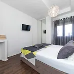 2 Bedroom Lovely In Okrug Gornji