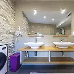 Apartamento 2 Bedroom Lovely In Okrug Gornji