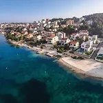 Apartamento 2 Bedroom Lovely In Okrug Gornji *