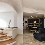 2 Bedroom Lovely In Okrug Gornji *